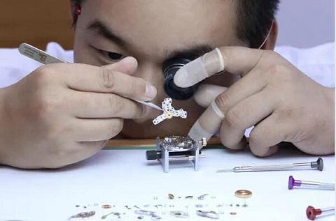 浪琴手表售后 服务中心（浪琴表面清洁）