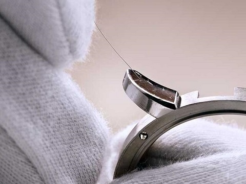 浪琴表售后维修服务点（浪琴表壳掉漆）